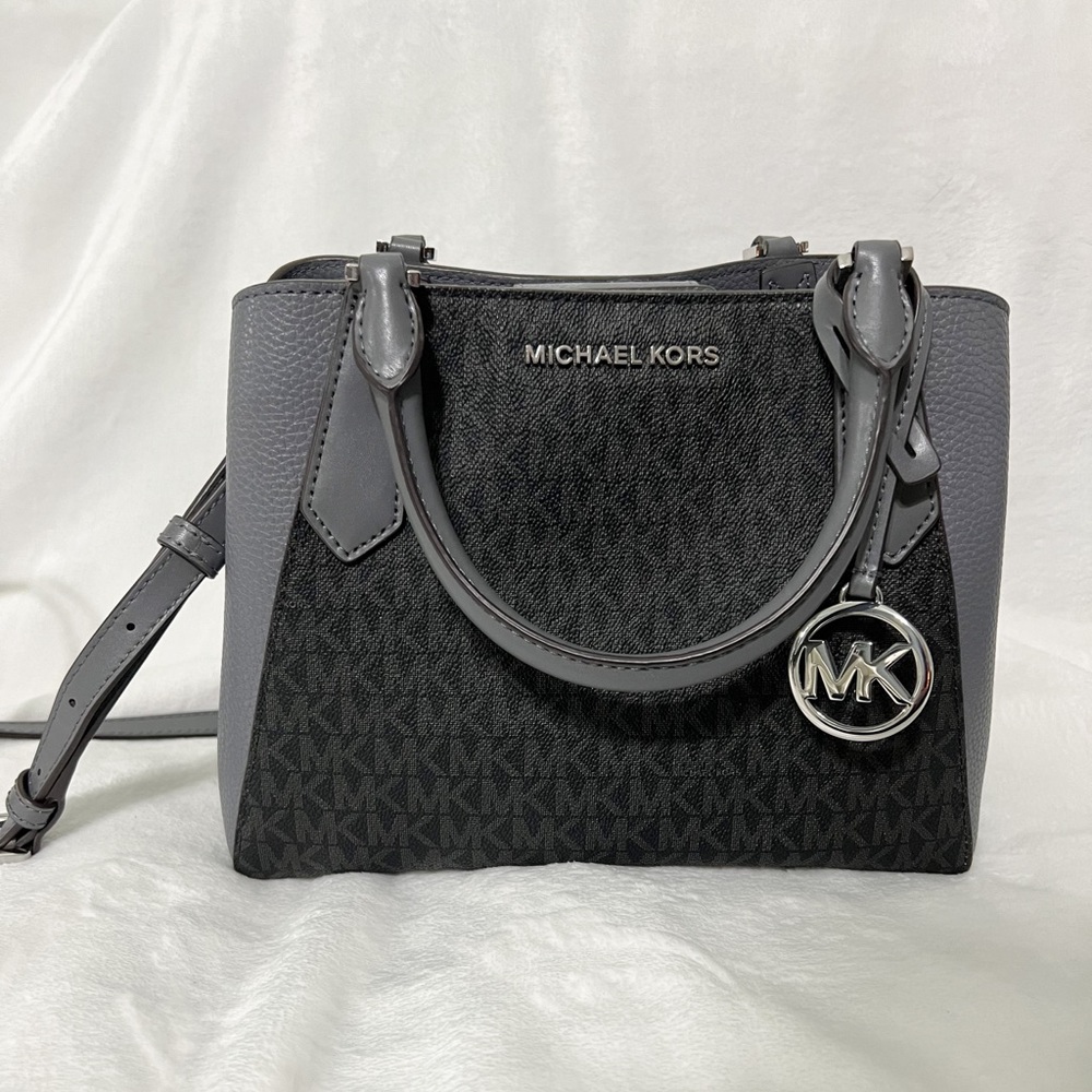 Michael Kors Handbag 🖤🤍